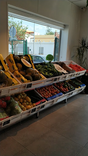 Carnicería Charcutería Frutería Hermanos Marín ubicada en Chiclana de la Frontera (Cádiz)