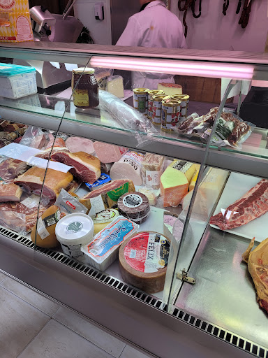 Louis Charcuterie Butchery ubicada en Viveiro (Lugo)