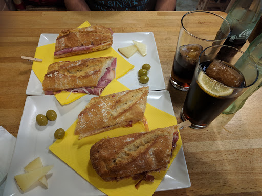 Xarcuteria La Tieta ubicada en Barcelona (Barcelona)