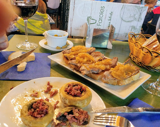 Taberna Los Faroles ubicada en Fuengirola (Málaga)