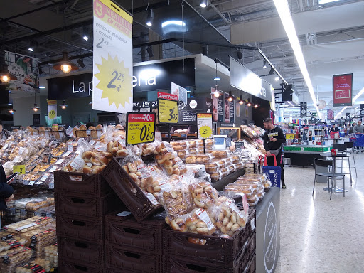 Carrefour San Pablo Shopping Center ubicada en Seville (Sevilla)