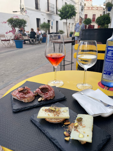 ENOTECA GRAN VINO ubicada en Estepona (Málaga)