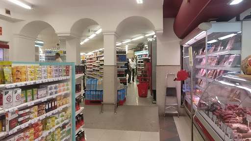 Supermercados Froiz ubicada en Combarro (Pontevedra)