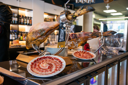 La Tizona Vinoteca ubicada en San Pedro de Alcántara (Málaga)