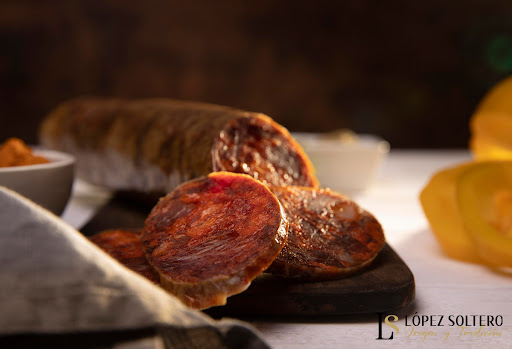 Jamones López Soltero ubicada en Santa Bárbara de Casa (Huelva)