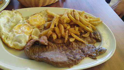 Restaurant Cruce de Las Herrerias ubicada en Alcuéscar (Cáceres)