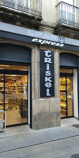 Supermercado Triskel C.B. ubicada en Viana do Bolo (Ourense)