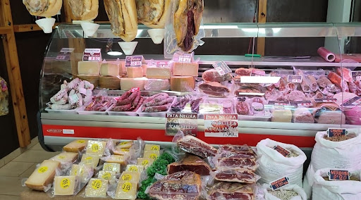 Carnicerías Pata Negra ubicada en Sotillo de la Adrada (Ávila)