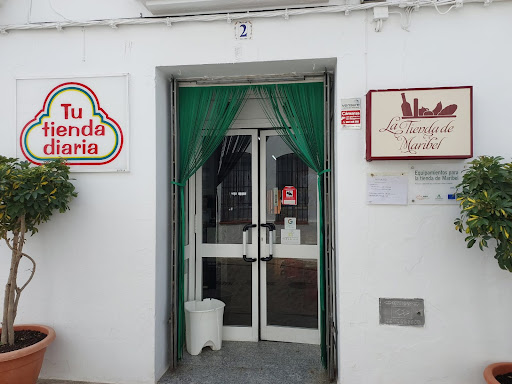 Tienda María la Tormenta ubicada en Cazalla de la Sierra (Sevilla)