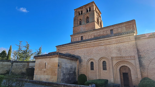 Monasterio De San Pedro de las Dueñas ubicada en San Pedro de las Dueñas (León)