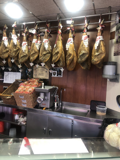 Butchery Hermanos Marin ubicada en Las Lagunas (Málaga)