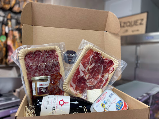 Charcutería LAVĀZQUEZ ubicada en Cádiz (Cádiz)