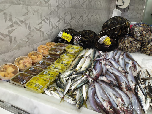 Pescaderia Adrian-Velilla ubicada en Almuñécar (Granada)