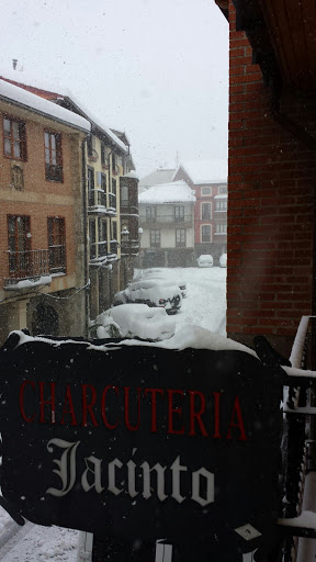 Charcutería Jacinto ubicada en Cervera de Pisuerga (Palencia)