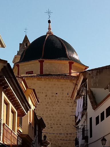 Miguel Gil peñas ubicada en Alcalá del Júcar (Albacete)