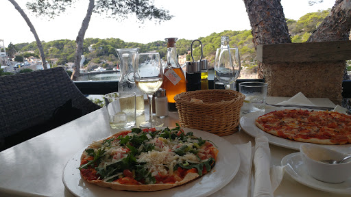 Restaurante Pizzería Es Port ubicada en Cala Figuera (Islas Baleares)