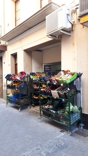 Botiga queviures carnisseria fruita i verdures Benallá ubicada en Gandesa (Tarragona)