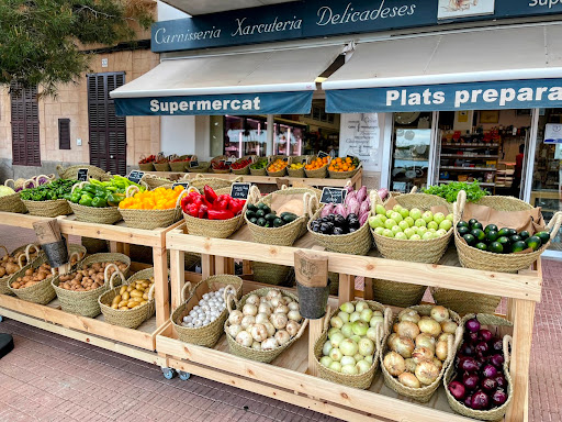 Supermercado Carnicería Mari Carmen ubicada en Portocolom (Islas Baleares)