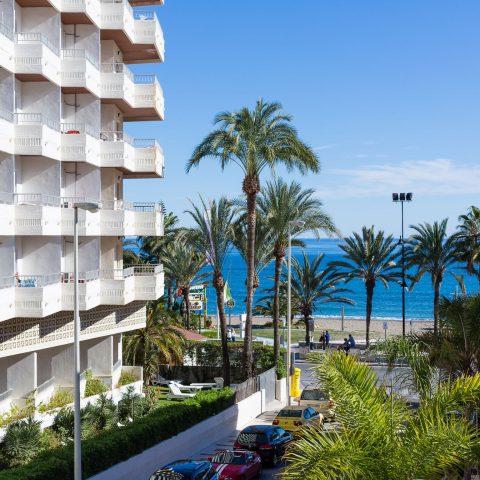 APARTAMENTOS CANDISOL COZY INNS ubicada en Torremolinos (Málaga)