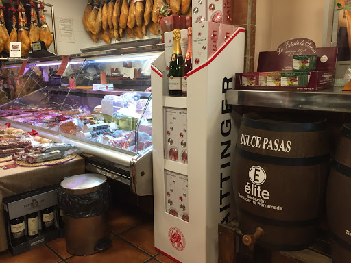 Tienda Gourmet Los Alcalareños Tomares ubicada en Tomares (Sevilla)