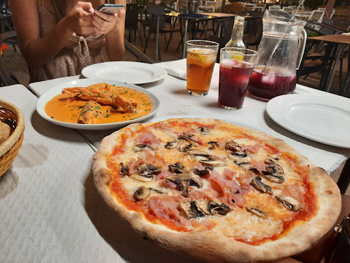 Cafe Cyrano ubicada en Retamar (Almería)