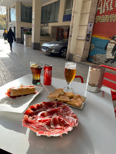 Prasoa jamoneria ubicada en Barcelona (Barcelona)