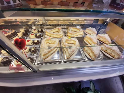 Pastelería Cafetería La Moncloa ubicada en Albalate del Arzobispo (Teruel)