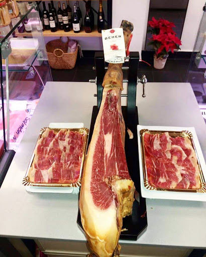 Paco Del Aguila Charcuteria Y Delicatessen ubicada en Almería (Almería)