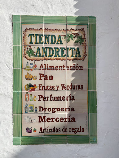 Tienda Andreita ubicada en Benarrabá (Málaga)