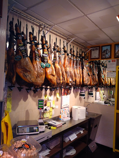 Jamoneria La Dehesa de Nikolas ubicada en Fuengirola (Málaga)