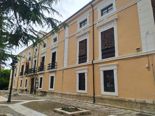 Antiguo convento de San Francisco ubicada en Paredes de Nava (Palencia)