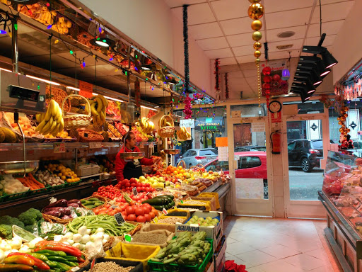 Frutería-Charcutería Berzal ubicada en Madrid (Madrid)