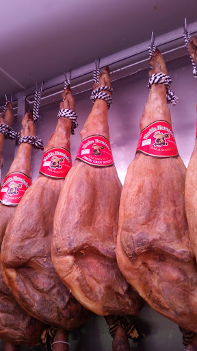 Jamones y Embutidos Hijos de Nicolás Hernández ubicada en Salamanca (Salamanca)