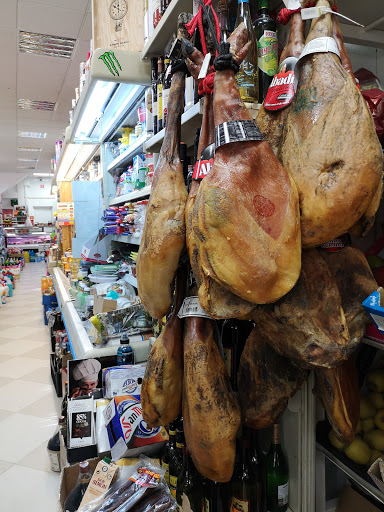 Supermercado Juani ubicada en Aznalcóllar (Sevilla)