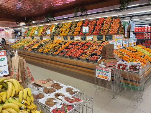 Supermercat Diskont ubicada en Cala Santandria (Islas Baleares)