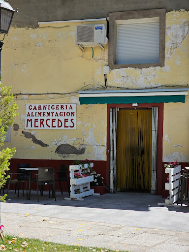 Carnicería y alimentación Mercedes ubicada en La Estación de El Espinar (Segovia)