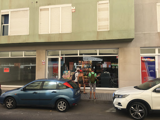 Minimarket Medano 365 ubicada en El Médano (Santa Cruz de Tenerife)