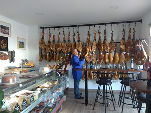 JAMONERIA IBÉRICOS PORCUNA ubicada en Valle de San Lorenzo (Santa Cruz de Tenerife)