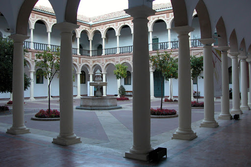 Faculty of Law and Economic and Business Sciences ubicada en Córdoba (Córdoba)