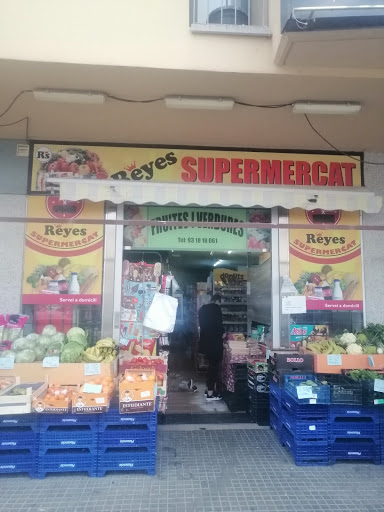 Supermercat Reyes ubicada en Santa Eulàlia de Ronçana (Barcelona)