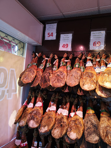 Carnicería-charcutería Orosierra ubicada en La Rinconada (Sevilla)