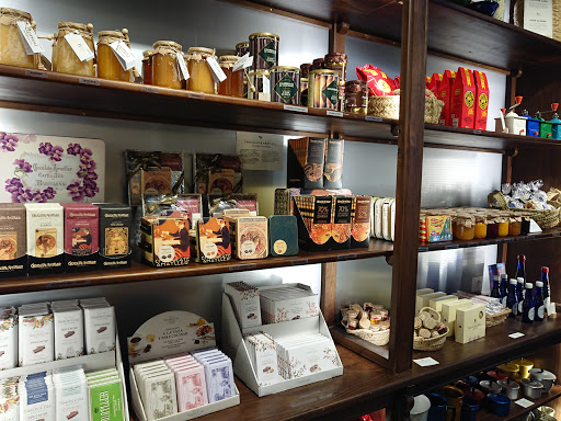 Real Fábrica ubicada en Madrid (Madrid)