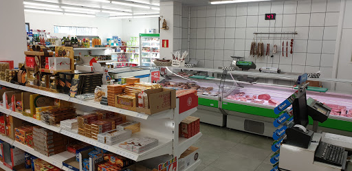 Supermercat la Familiar II SL ubicada en Sant Pere de Torelló (Barcelona)