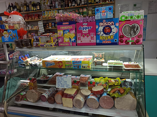 Tienda Alimentación Luna ubicada en Seville (Sevilla)