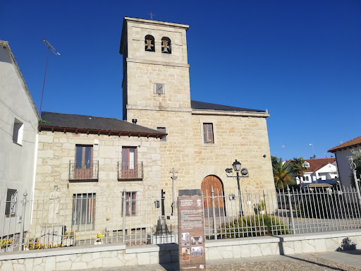 Iglesia de Nuestra Señora de la Asunción ubicada en Colmenar del Arroyo (Madrid)