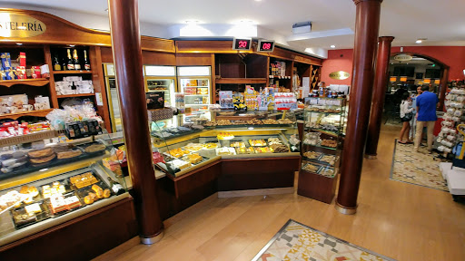 Pastelería -Cafetería Mantequerías York ubicada en Soria (Soria)