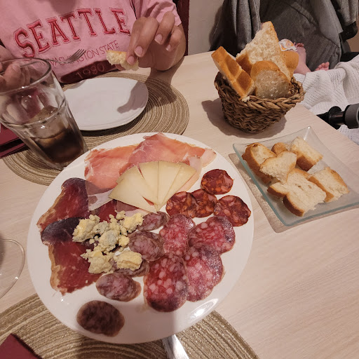 Restaurante La Rebotica ubicada en Cariñena (Zaragoza)