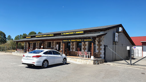 Fábrica de Embutidos y Jamones Montelueño ubicada en Puebla de Sanabria (Zamora)