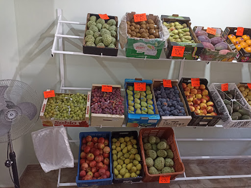 Frutería Pescadería La Repera ubicada en Villanueva de Algaidas (Málaga)