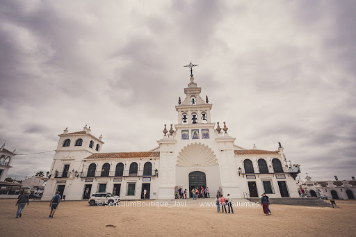 Santuario de Nuestra Señora del Rocío ubicada en El Rocío (Huelva)